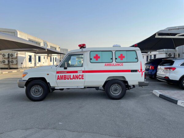 Land_cruiser_ambulance_1