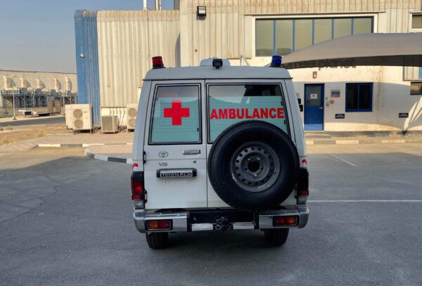Land_cruiser_ambulance_6