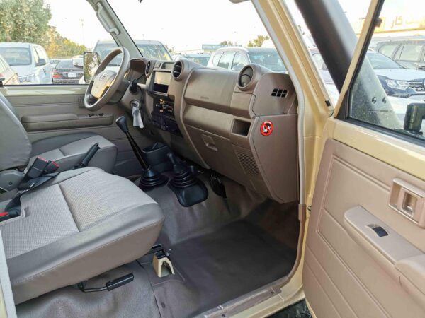 Toyota LandCruiser HardTop LX79_19