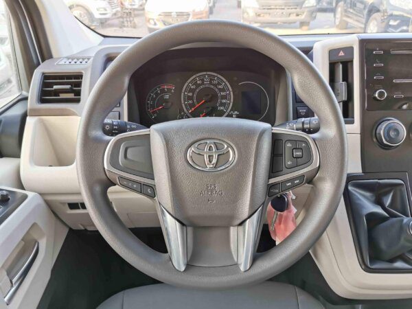 Toyota Hiace GL Diesel 2021_12
