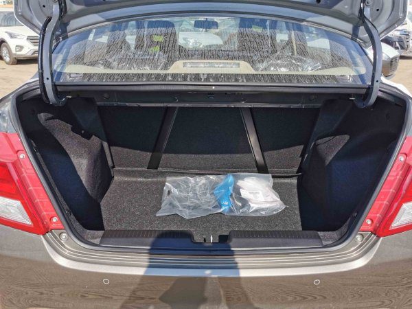 Suzuki Dzire 2022 Silver Trunk