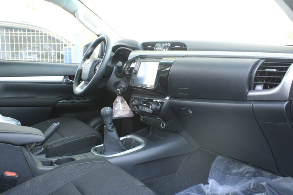 TOYOTA HILUX SR5 DIESEL 2022 (font right side seat )