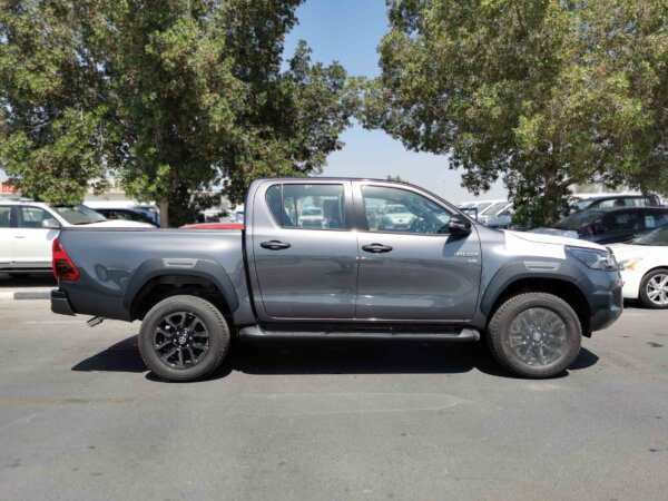 Toyota Hilux Adventure 2022 (Left side)