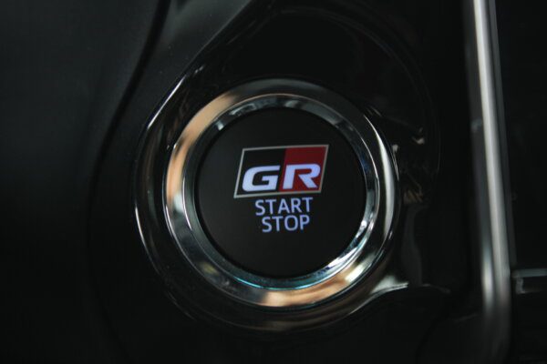 Toyota Hilux GR 2022 (Push Start)