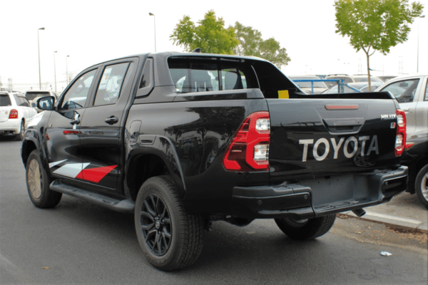 Toyota Hilux GR 2022 (back right pic)