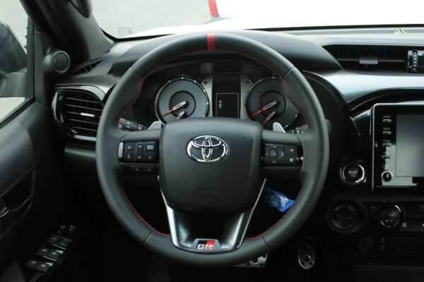 Toyota Hilux GR 2022 (steering pic)