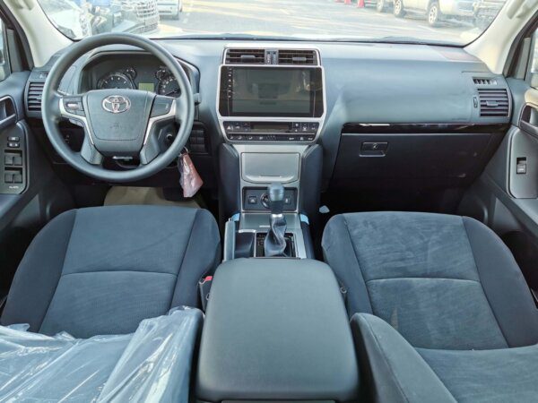 Toyota Prado Txl 2022 interior full