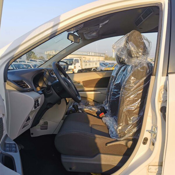Toyota Avanza G 2020 1.5P AT White (Front Seat)