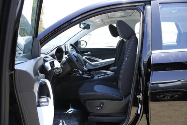 Chevrolet Captiva Premier 1.5P 2023 Black Driver Seat Profile