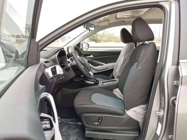 Chevrolet Captiva Premier 1.5P 2023 Silver Driver Seat Profile