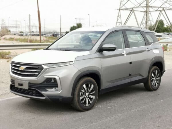 Chevrolet Captiva Premier 1.5P 2023 Silver Front Left Profile