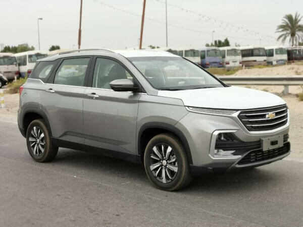 Chevrolet Captiva Premier 1.5P 2023 Silver Front Right Profile