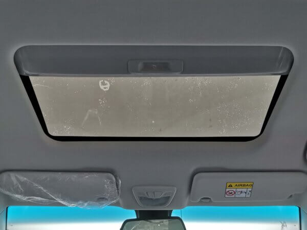 Chevrolet Captiva Premier 1.5P 2023 Silver Sunroof Profile