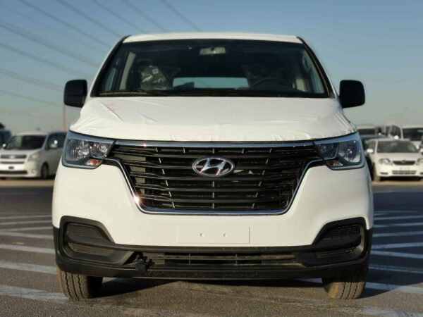 Hyundai H1 Cargo 2022 2.4P White Full Front Profile