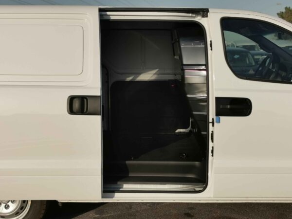 Hyundai H1 Cargo 2022 2.4P White Rear Right Passenger Profile