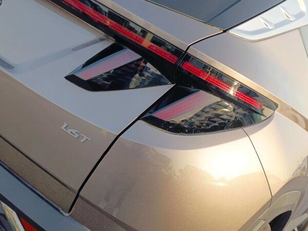 Hyundai Tucson 2022 1.6P Brown Tail Light & Rear Fog Light Profile