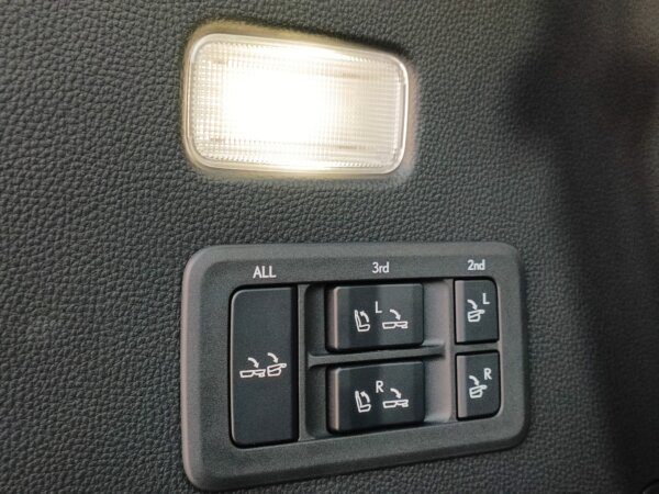 Lexus LX 600 Turbo Sport 2022 Gray Folding Seats buttons