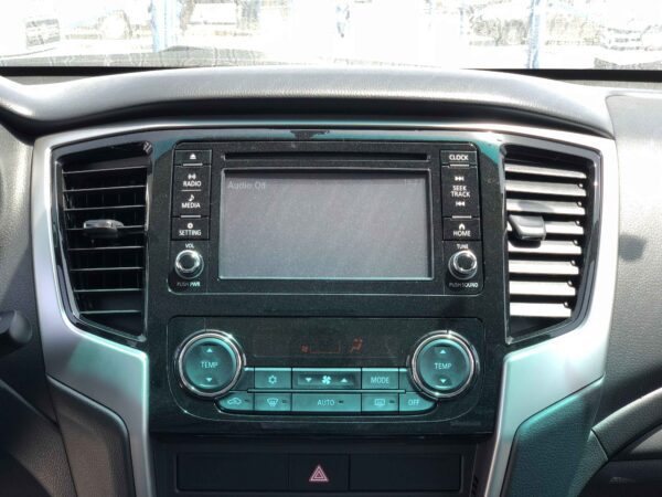 Mitsubishi L200 Sportero 2022 2.4D Black Multimedia System Profile