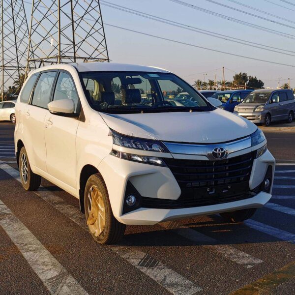 Toyota Avanza G 2020 1.5P White Front Right Profile