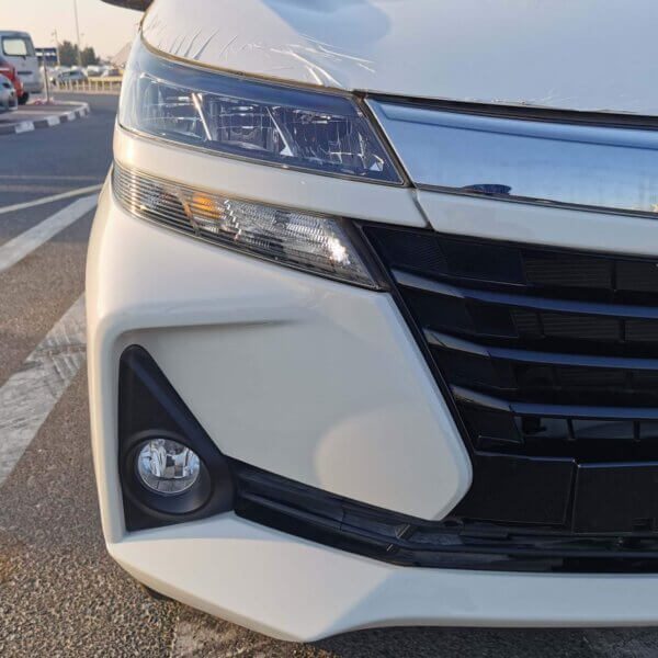 Toyota Avanza G 2020 1.5P White Headlight & Front Fog Light Profile