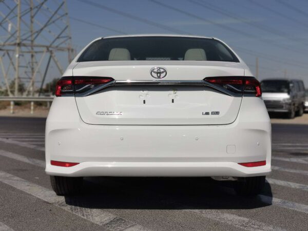 Toyota Corolla XLI 2020 1.6P White Full Back Profile