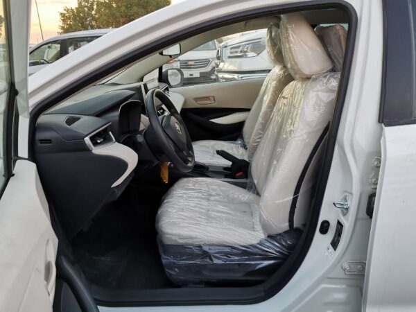 Toyota Corolla XLI 2020 1.6P White Full Driver Seat Profile