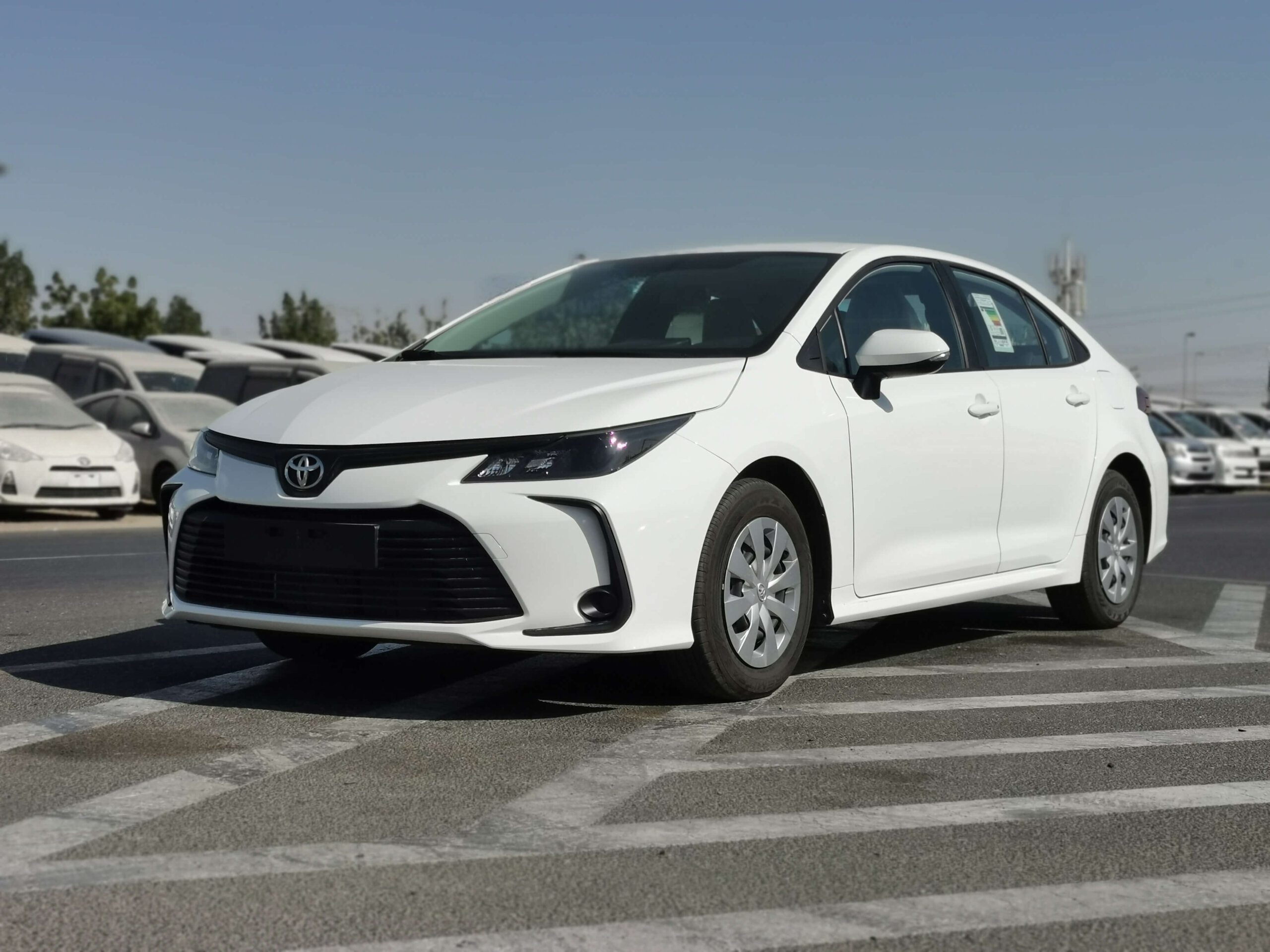 Toyota Corolla XLI 2020 1.6P White Full Front Left Profile