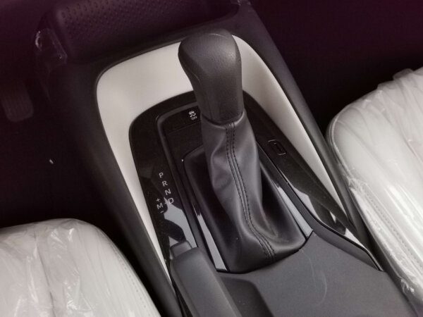 Toyota Corolla XLI 2020 1.6P White Full Gear Profile