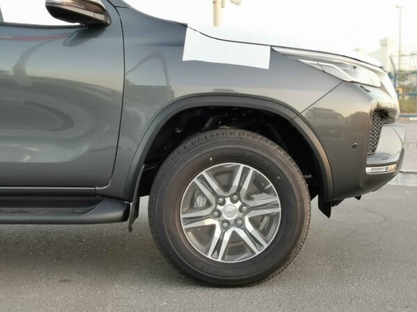 Toyota Fortuner TGN156 2022 2.7P Gray Alloy Wheel Profile