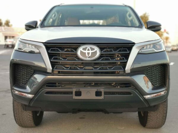 Toyota Fortuner TGN156 2022 2.7P Gray Full Front Profile