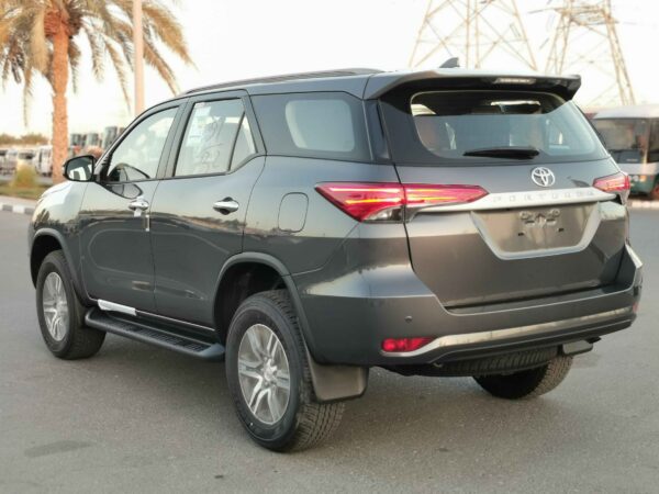 Toyota Fortuner TGN156 2022 2.7P Gray Left Back Profile