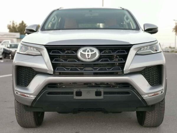Toyota Fortuner TGN156 2022 2.7P Silver Full Front Profile