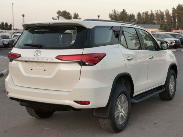 Toyota Fortuner TGN156 2022 2.7P White Back Right Profile