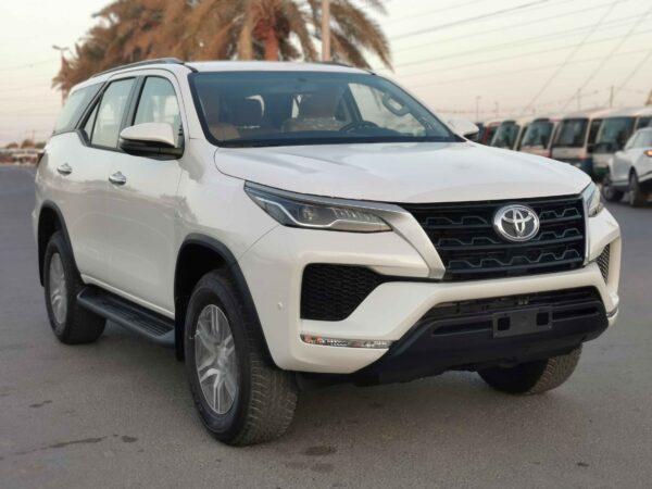 Toyota Fortuner TGN156 2022 2.7P White Front Right Profile