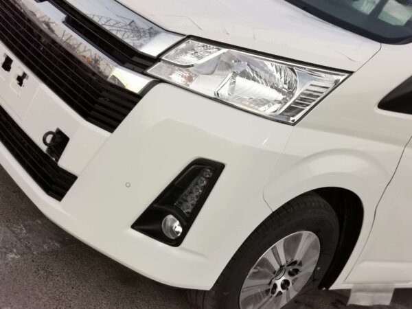 Toyota Hiace High Roof GL 2022 2.8D White Headlight Profile