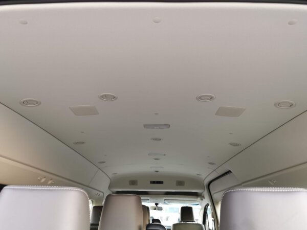 Toyota Hiace High Roof GL 2022 2.8D White High Roof Profile
