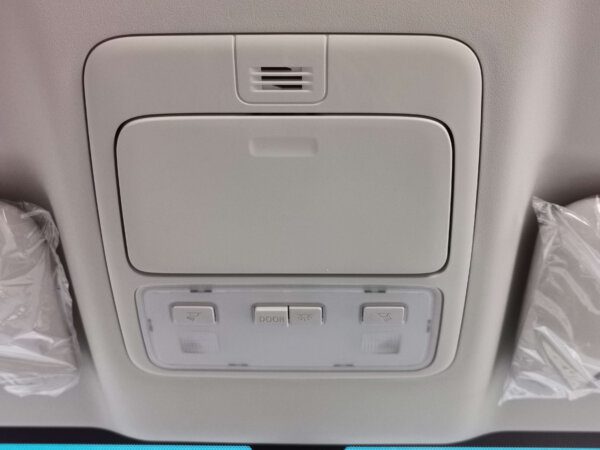 Toyota Hiace High Roof GL 2022 2.8D White Roof Buttons Profile