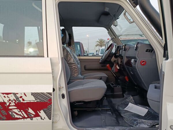 Toyota Land Cruiser LC79 Double Cabin 2022 4.5D White Front Passenger Profile