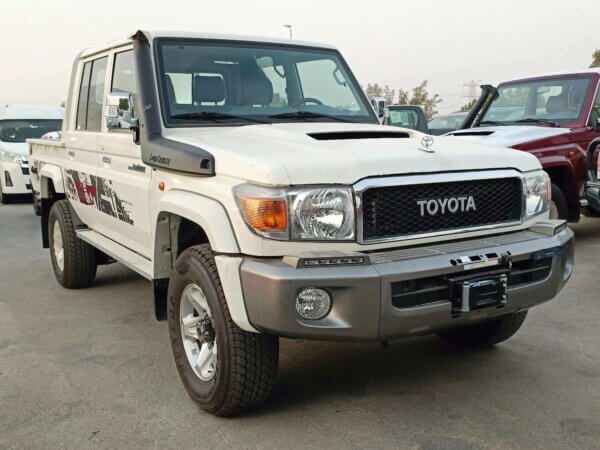 Toyota Land Cruiser LC79 Double Cabin 2022 4.5D White Front Right Profile