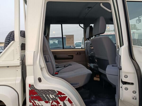 Toyota Land Cruiser LC79 Double Cabin 2022 4.5D White Rear Right Passenger Profile