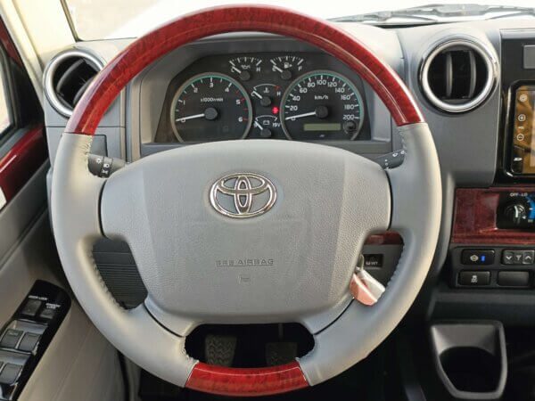 Toyota Land Cruiser LC79 Double Cabin 2022 4.5D White Steering Wheel