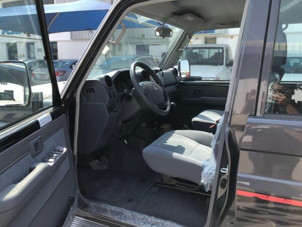 Toyota Land Cruiser LX76 2022 4.0P Gray Driver Seat Profile