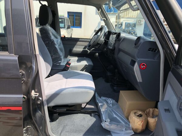 Toyota Land Cruiser LX76 2022 4.0P Gray Front Passenger Seat Profile