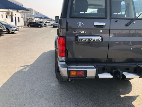 Toyota Land Cruiser LX76 2022 4.0P Gray Tail Light Profile