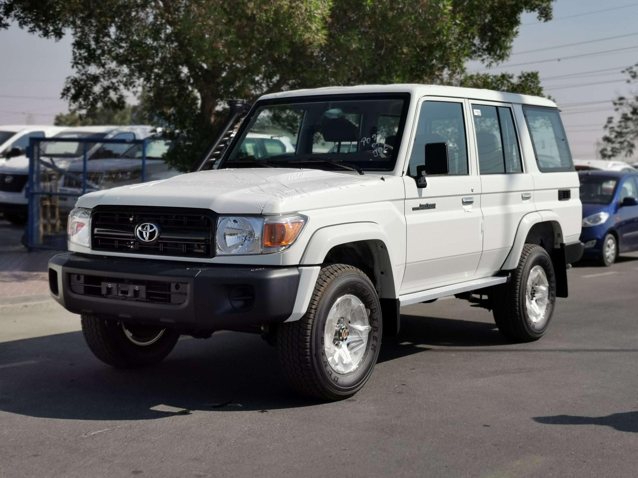 Toyota LandCruiser LX76 2022 4.2D White Full Front Left Profile