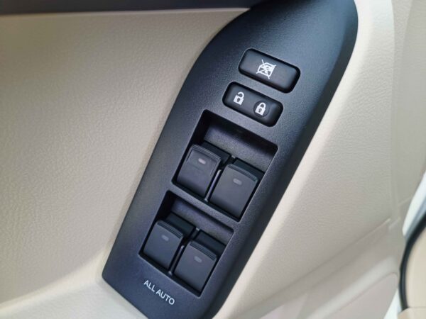 Toyota Prado TX 2022 2.7P White Side Buttons Profile