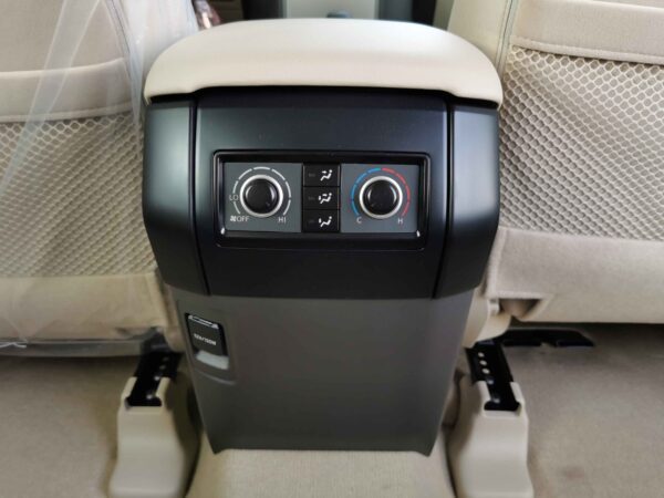 Toyota Prado TXL 2022 2.7P White Rear AC Controler Profile