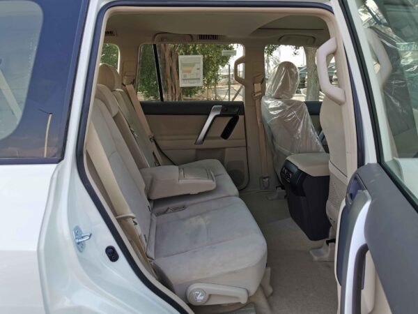 Toyota Prado TXL 2022 2.7P White Rear Right Passenger Seat Profile