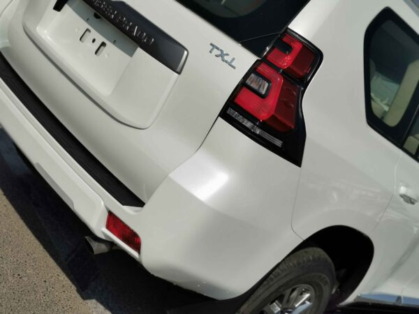 Toyota Prado TXL 2022 2.7P White Tail Light Profile