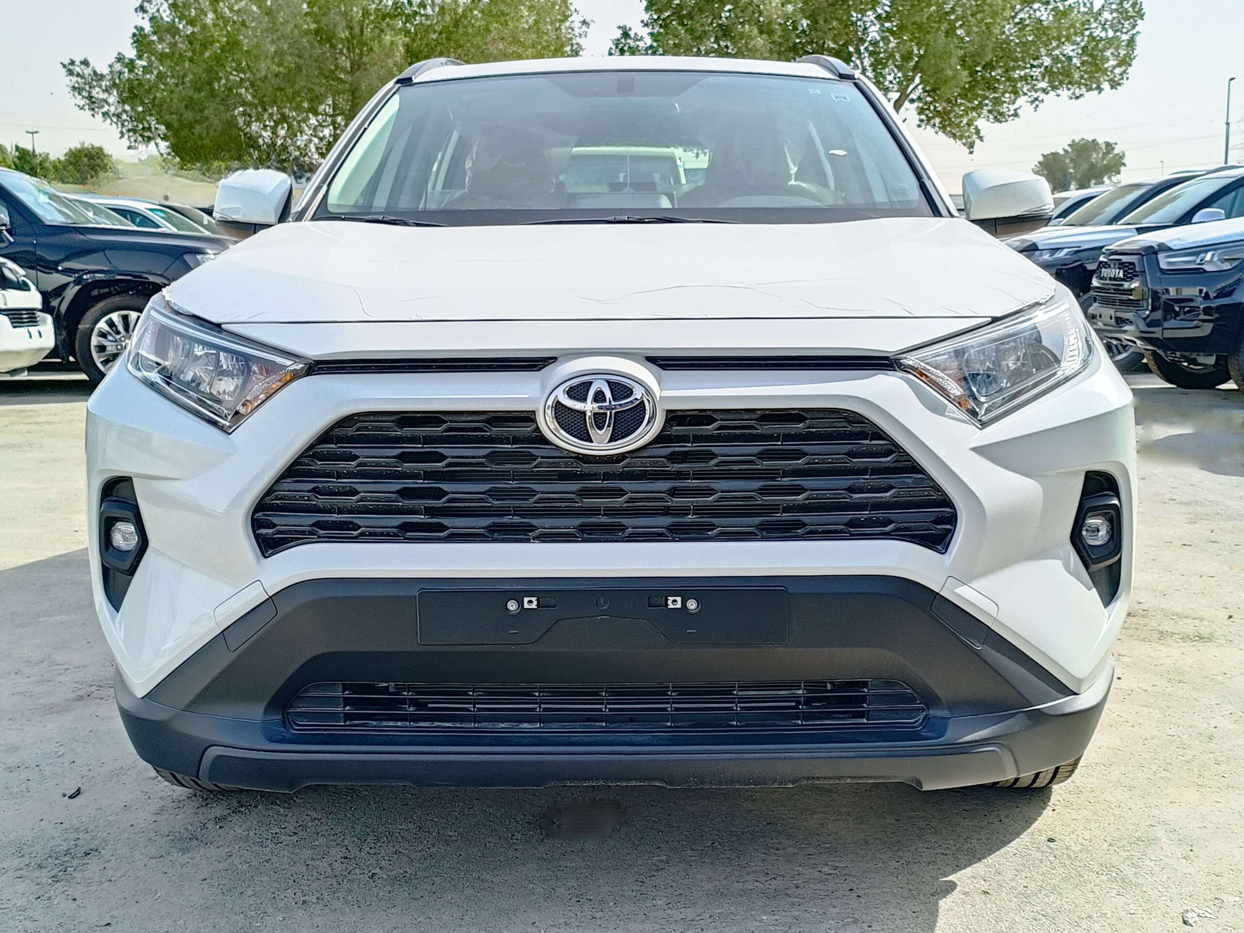 Toyota RAV-4 2022 2.0P White Font Full Profile